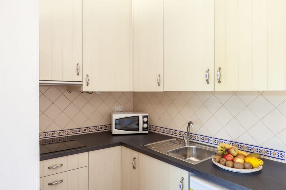 Apartment, 1 Bedroom | Private kitchenette