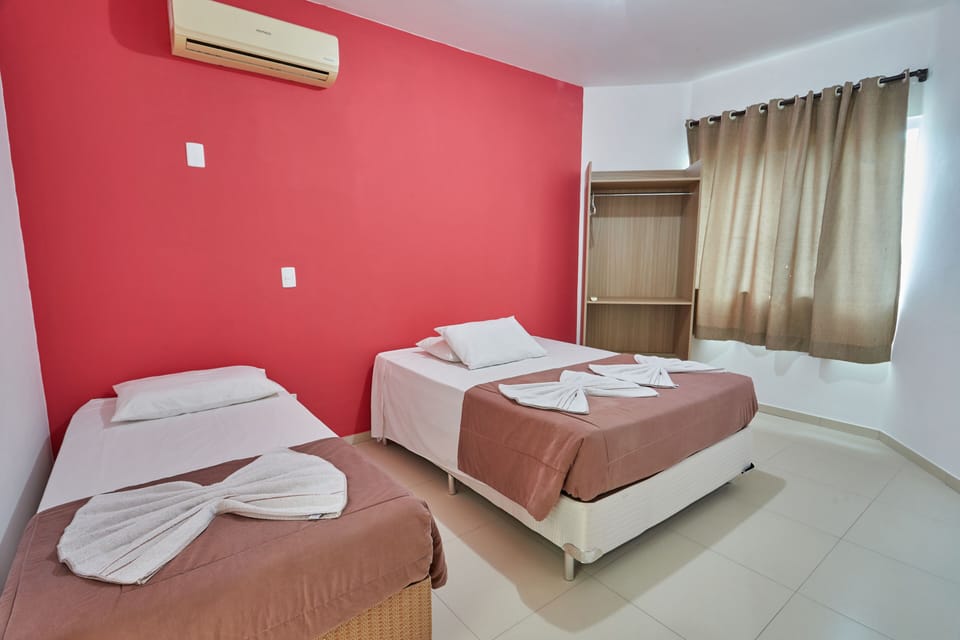 Comfort Suite | Hypo-allergenic bedding, desk, laptop workspace, blackout drapes
