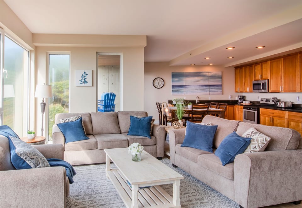 [Living Room] The Hints of Blue throughout the Condo bring out the Ocean Vibes.