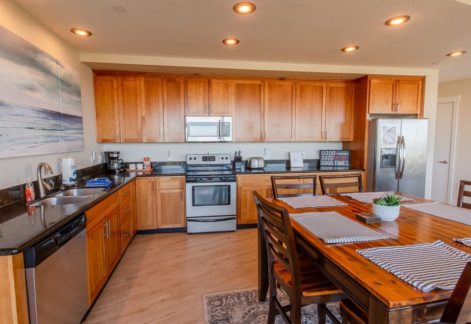 [Kitchen] The Large and Open Kitchen Allows for Enjoyable Meals and Cooking as a Family.