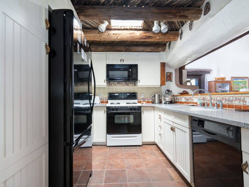 House (3 Bedrooms) | Property amenity