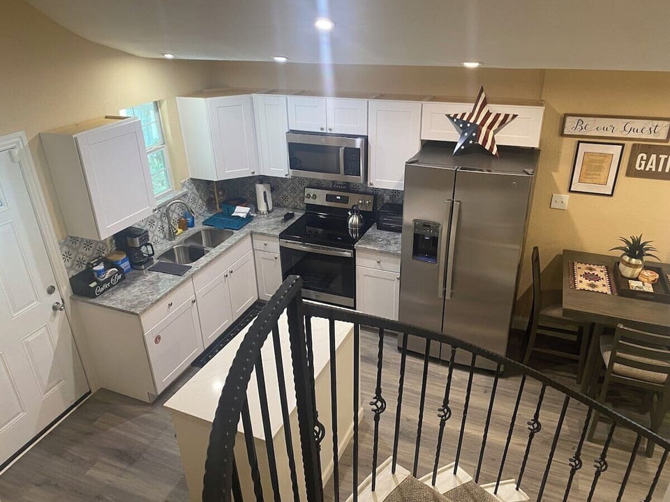 Fully applianced kitchen