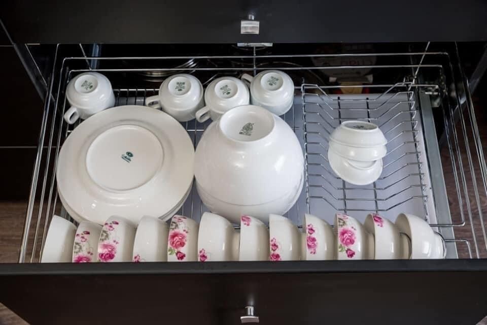 Apartment | Private kitchen | Microwave, stovetop, rice cooker, cookware/dishes/utensils