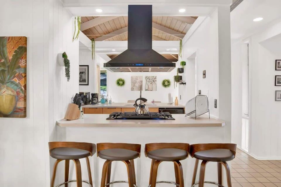 Elegant kitchen vent