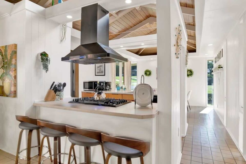 Elegant kitchen vent