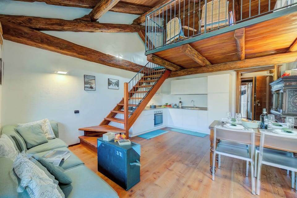 Family Apartment, Multiple Bedrooms (San Marco Lodge Apt Mountain Retreat) | Living area | 21-inch flat-screen TV with digital channels
