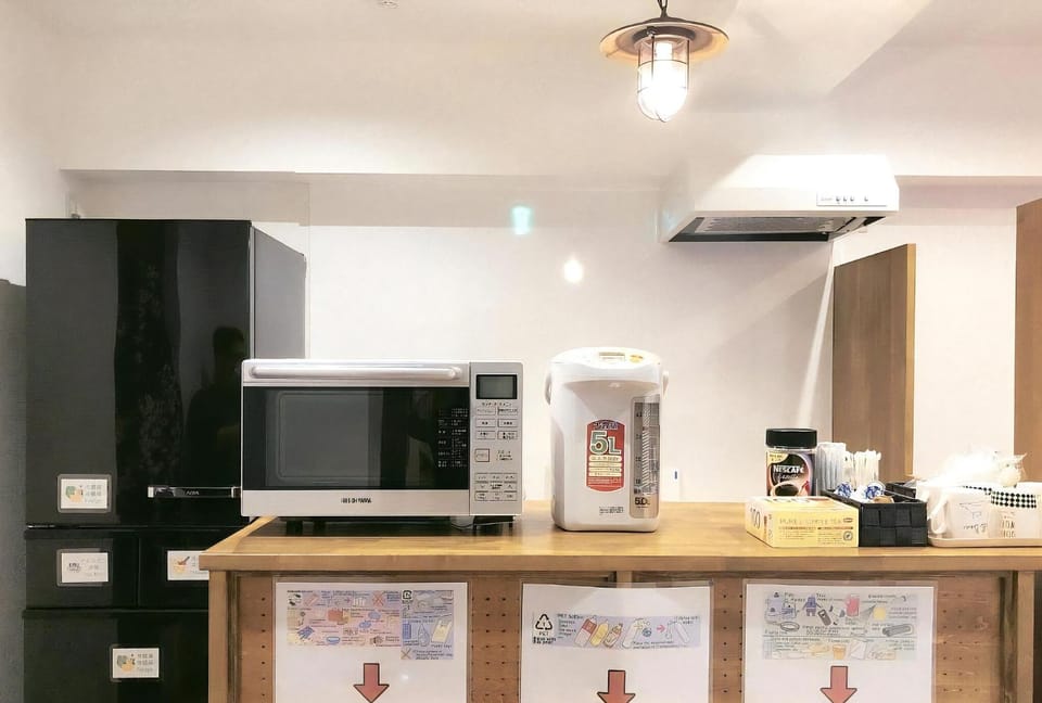 Basic Shared Dormitory, 1 Twin Bed, Non Smoking, Patio | Shared kitchen | Fridge, microwave, rice cooker, cookware/dishes/utensils