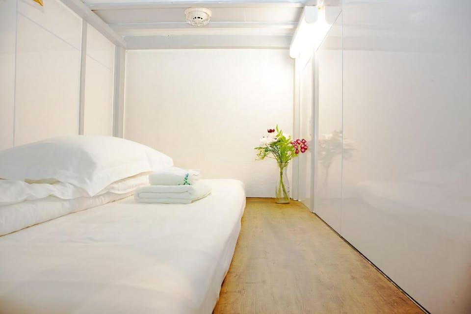 Basic Shared Dormitory, 1 Twin Bed, Non Smoking, Patio | Down comforters, free WiFi, bed sheets