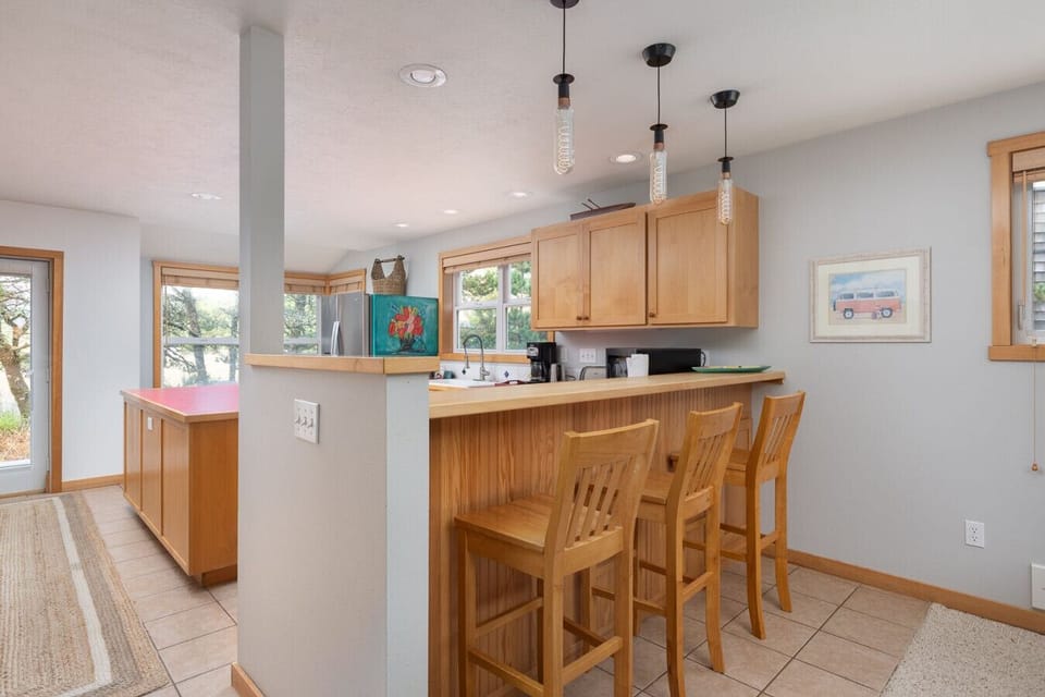 Kitchen bar