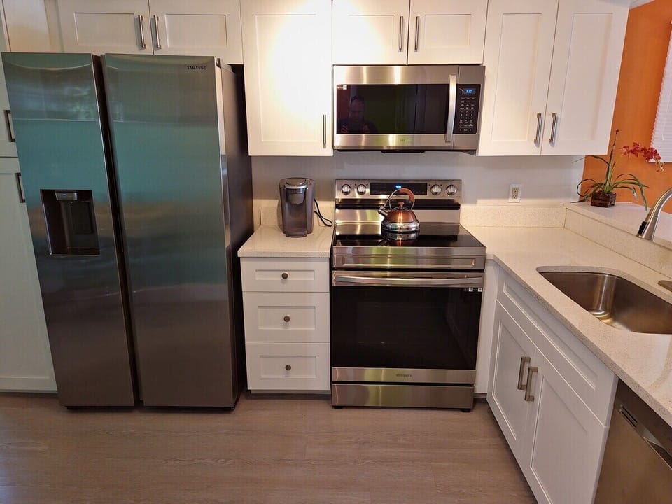 Full Kitchen