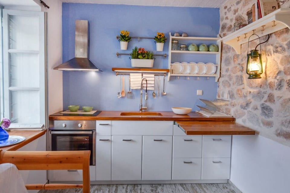 Fully equipped kitchen to prepare your meals