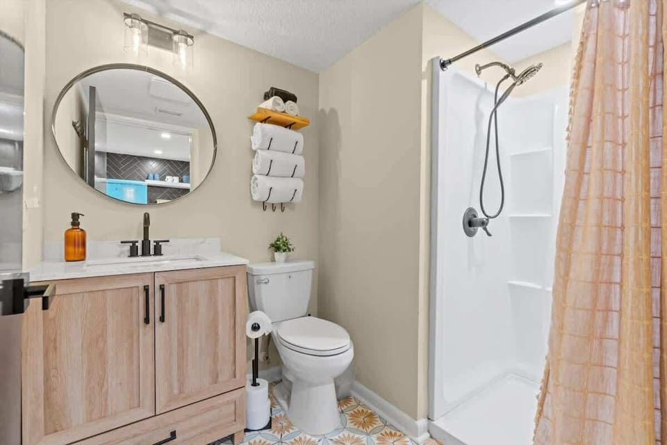 Clean and Newly renovated bathroom