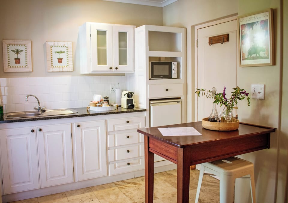 Luxury Room, Pool View, Courtyard Area | In-room safe, individually decorated, individually furnished