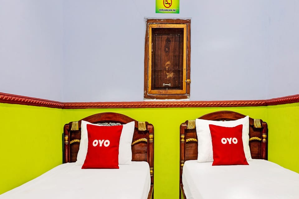 Standard Twin Room | Desk, free WiFi, bed sheets