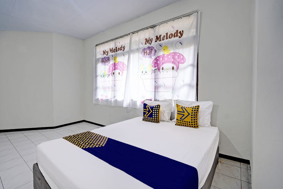 Double Room | Laptop workspace, bed sheets
