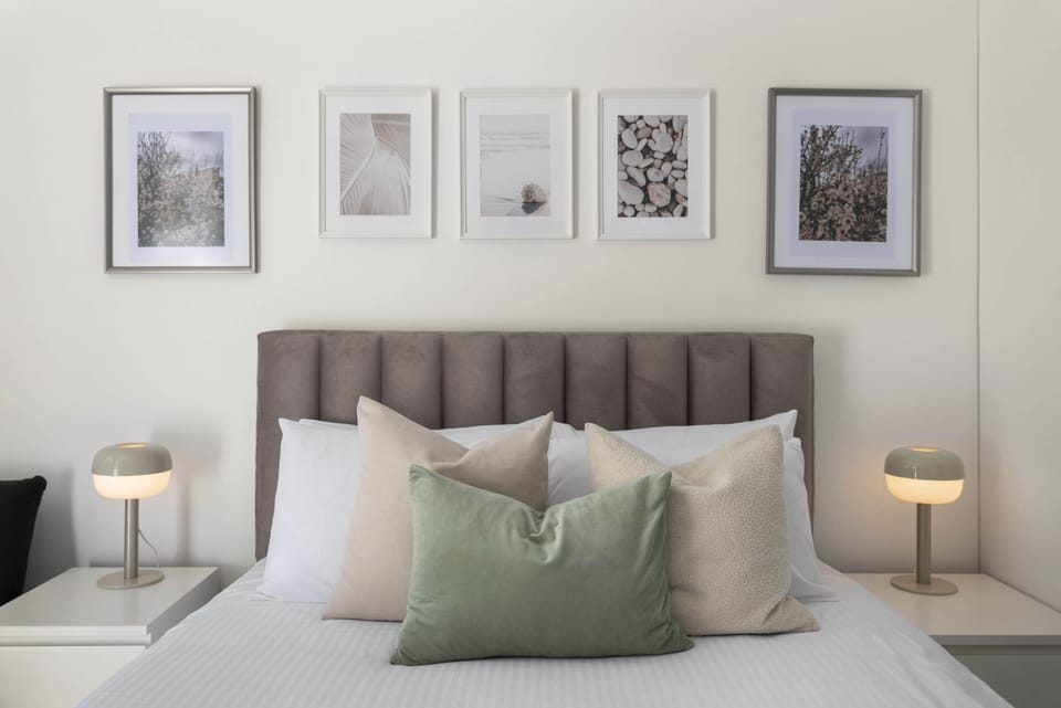 Luxury Studio | In-room safe, blackout drapes, free WiFi, bed sheets
