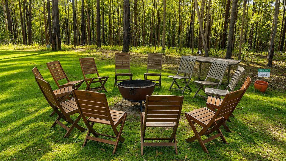 8 Winston, Spacious backyard with firepit