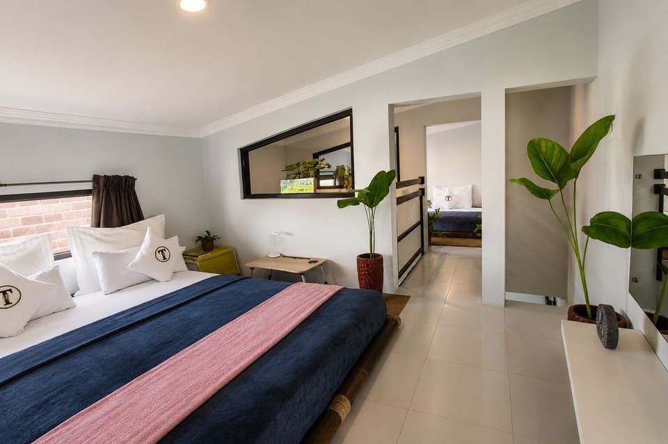 Family Cottage, 2 Bedrooms, Air conditioning, Garden View | Minibar, laptop workspace, free WiFi, bed sheets