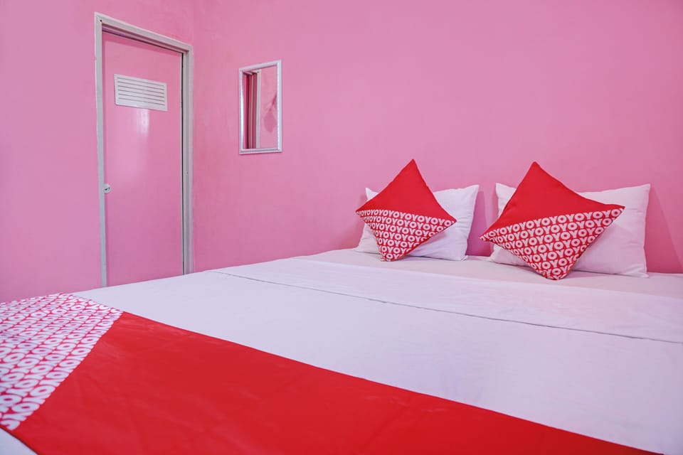 Deluxe Double Room | Desk, laptop workspace, WiFi (free), bed sheets