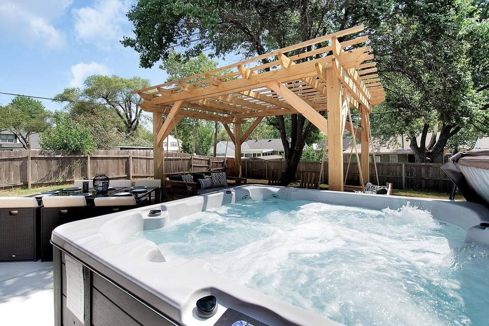 Incredible Outdoor Space with Space, Pergola and Seating for up to 10.