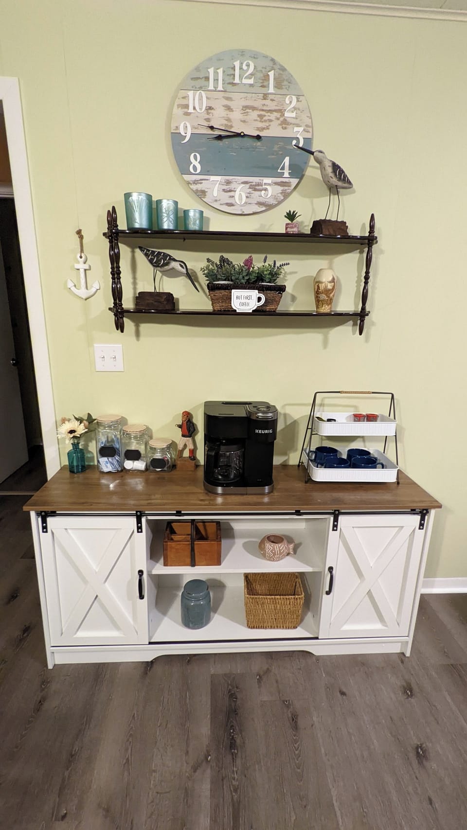 Coffee by the pod or pot not a problem, we have you covered!