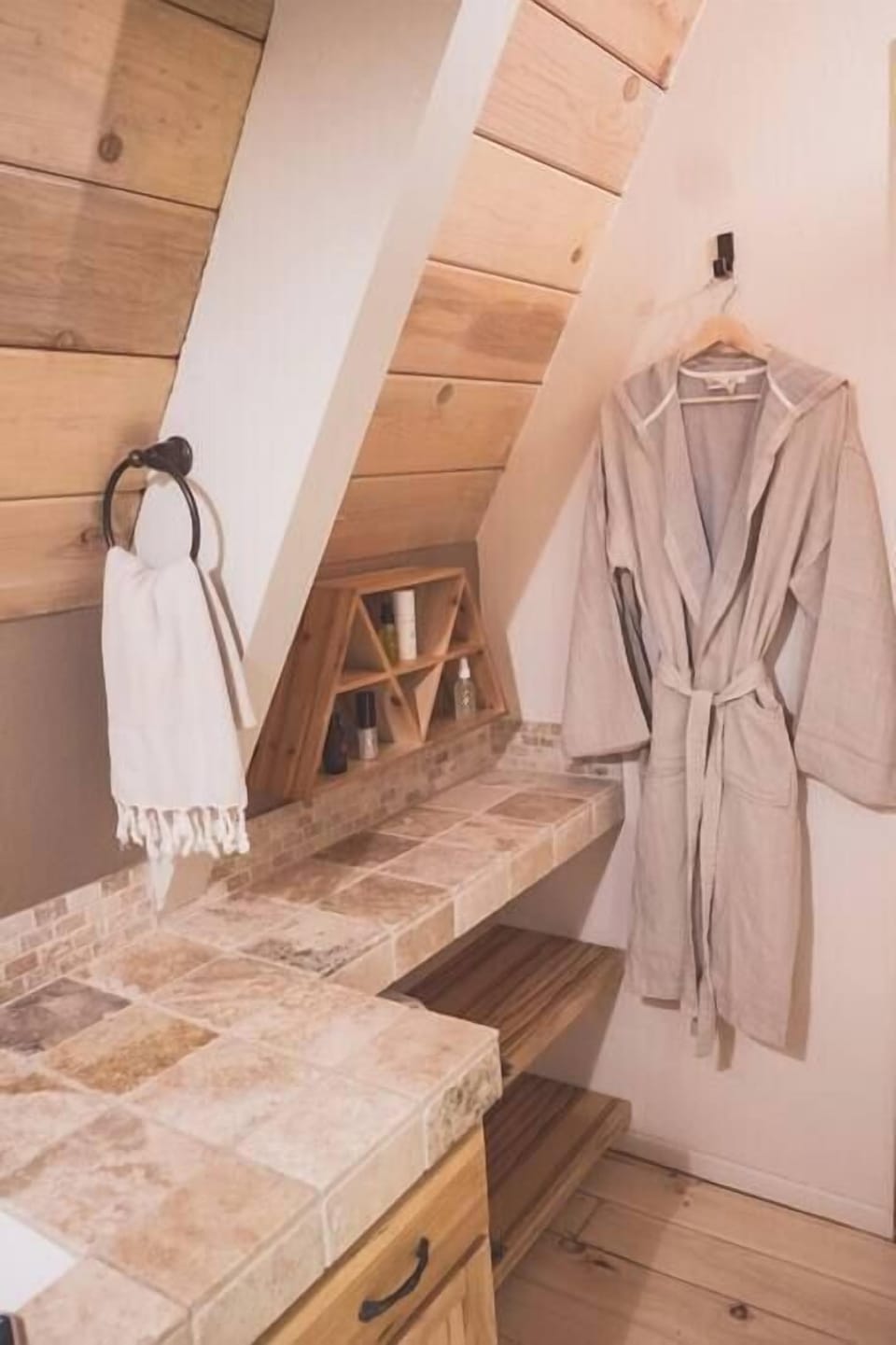 Full bathroom downstairs includes a walk-in shower, sink, vanity area, toilet, eco-luxe turkish cotton towels, and organic bath and body products courtesy of our local shop WILDLAND. @shop.wildland