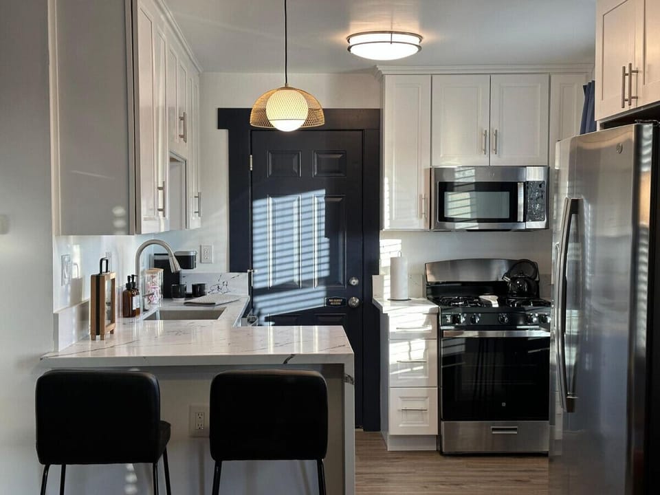 A full kitchen awaits you
