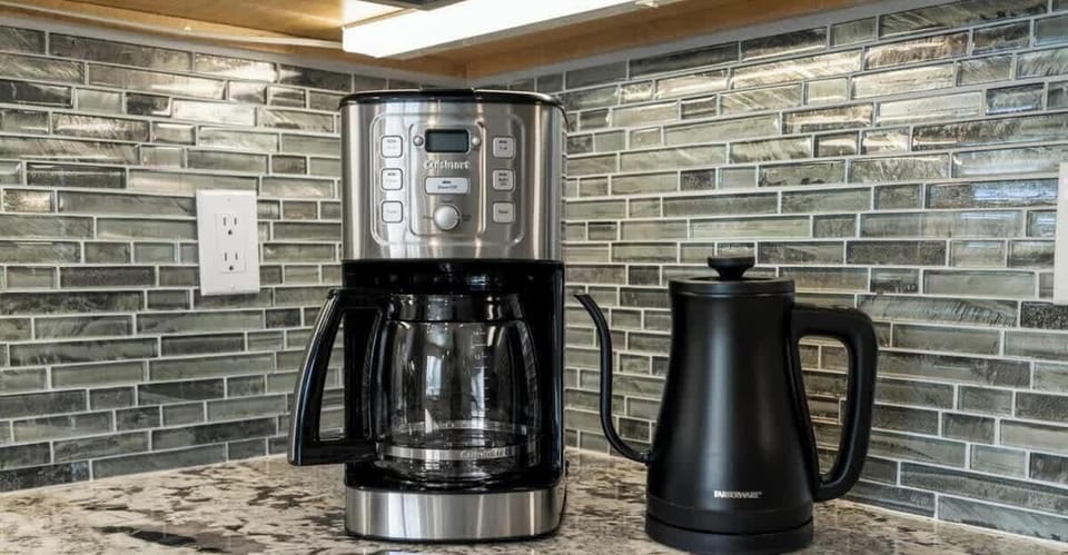 Programmable coffeemaker and 1 Liter Gooseneck Electric Kettle