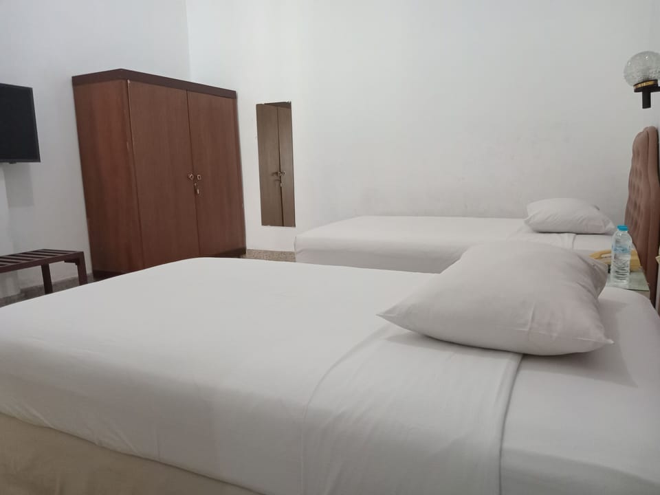 Standard Room | Desk, soundproofing, free WiFi, bed sheets