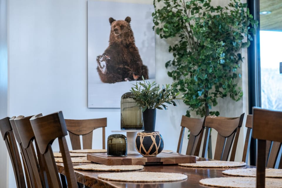 Dining Room - Seats 10