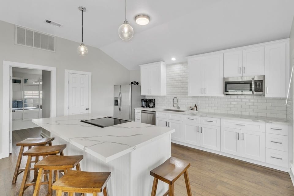 House, 2 Bedrooms | Private kitchen | Coffee/tea maker, fridge, oven, toaster