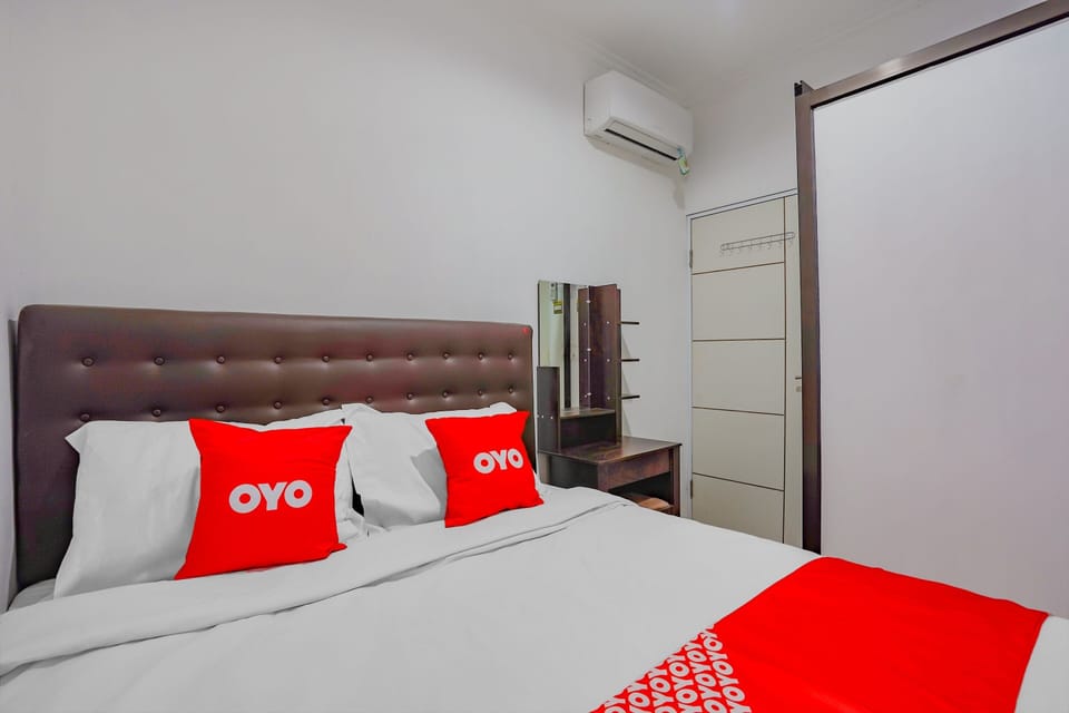 Economy Double Room | Laptop workspace, free WiFi, bed sheets