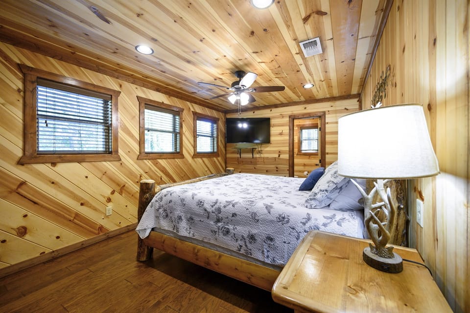 Guest bedroom (upper level) king bed