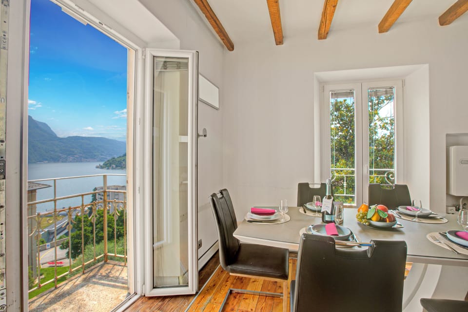 Standard Apartment, 2 Bedrooms, Balcony (Mirador Del Lago with Lake View) | Dining