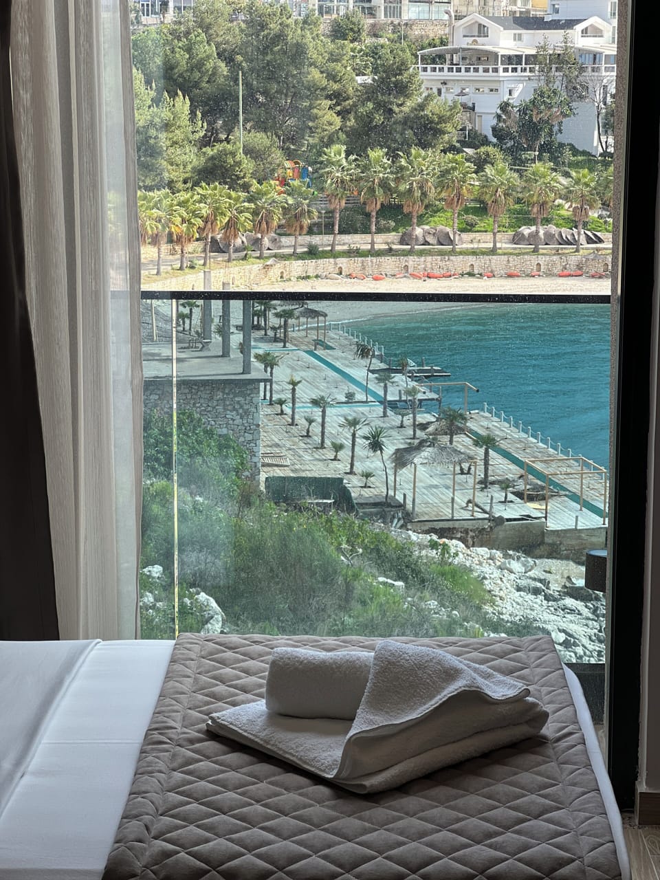 Deluxe Twin Room | In-room safe, desk, blackout drapes, soundproofing