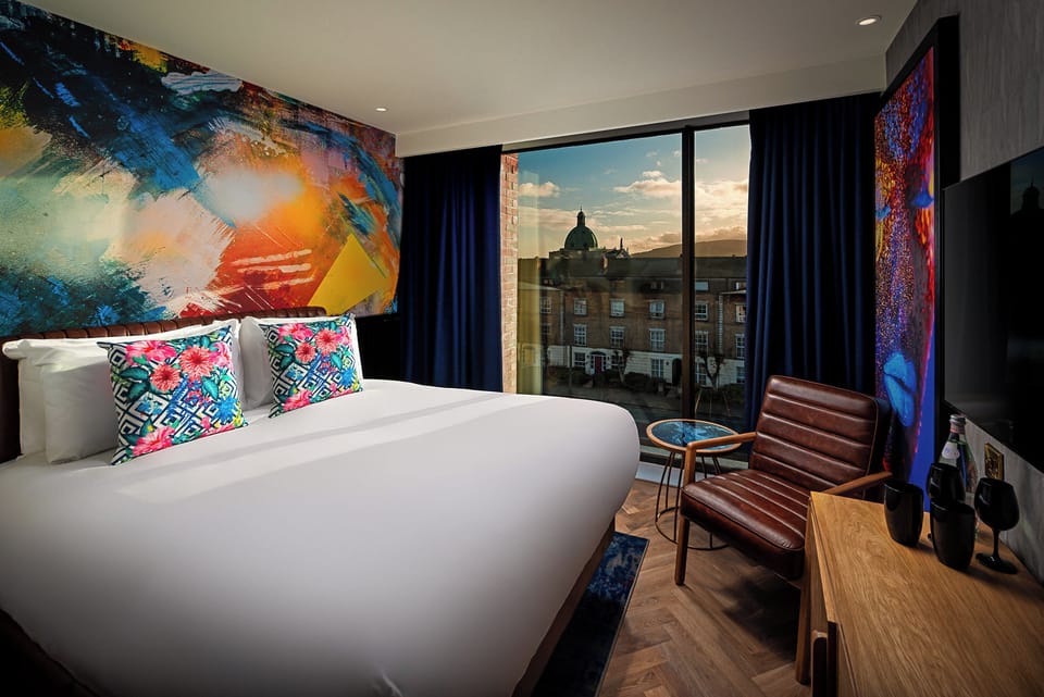 Egyptian cotton sheets, premium bedding, minibar, in-room safe