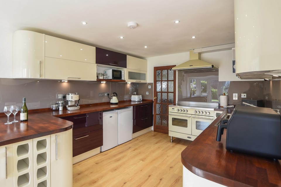 Fridge, dishwasher, electric kettle, toaster