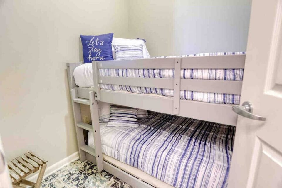 Bunkroom for two!