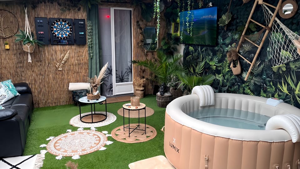 Indoor spa tub
