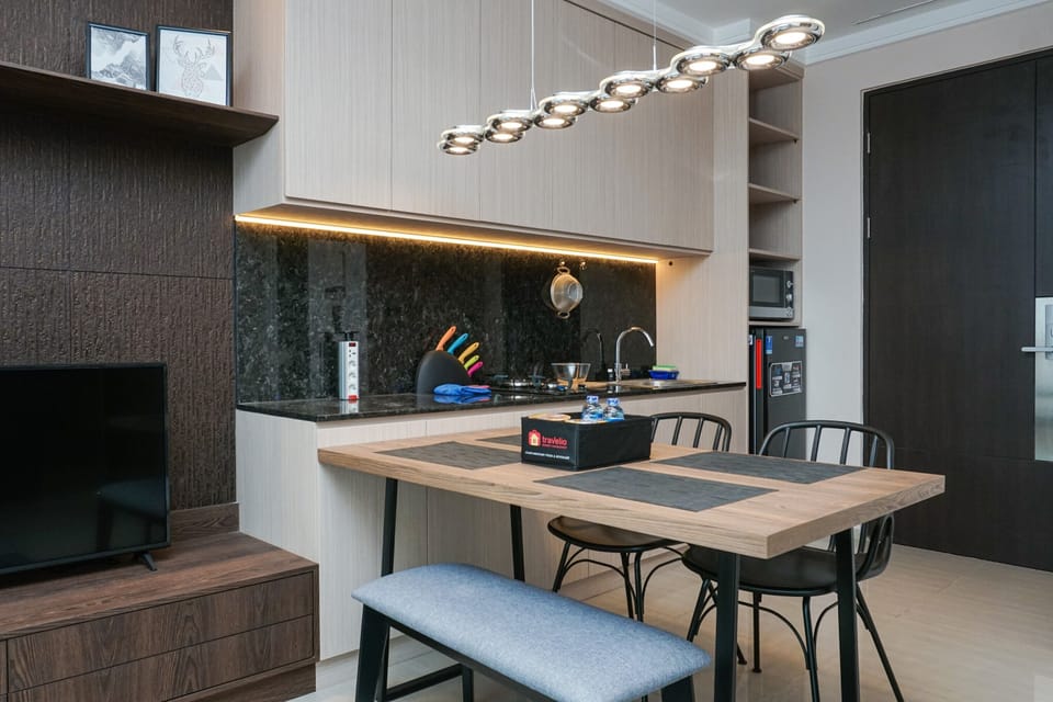 Apartment | Private kitchen | Full-size fridge, stovetop