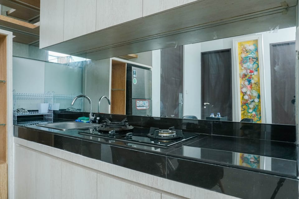 Apartment | Private kitchen | Full-size fridge, stovetop