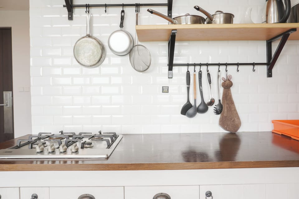Apartment | Private kitchen | Full-size fridge, stovetop