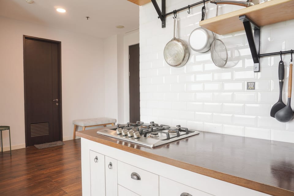 Apartment | Private kitchen | Full-size fridge, stovetop