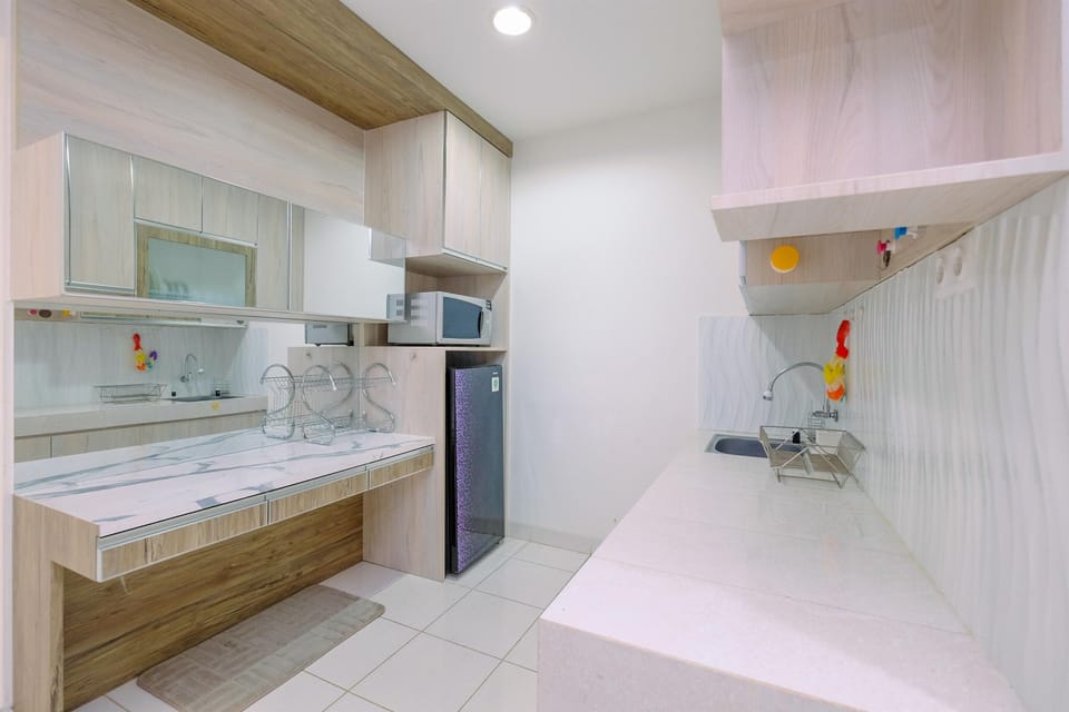 Apartment | Private kitchen | Full-size fridge, stovetop