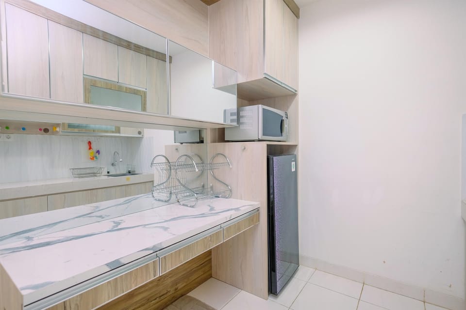 Apartment | Private kitchen | Full-size fridge, stovetop