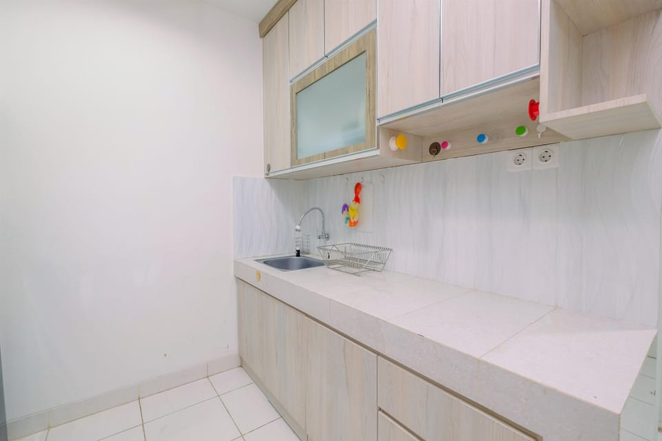 Apartment | Private kitchen | Full-size fridge, stovetop