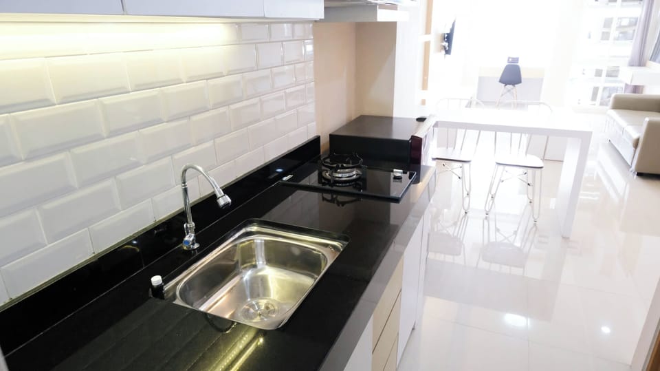 Apartment | Private kitchen | Full-size fridge, stovetop