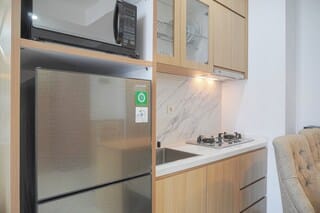 Full-size fridge, stovetop