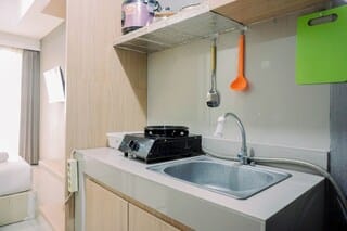 Studio | Private kitchen | Full-size fridge, stovetop