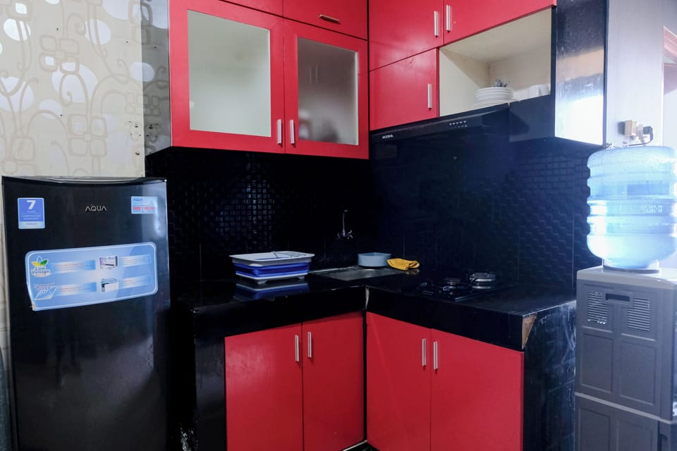 Apartment | Private kitchen | Full-size fridge, stovetop